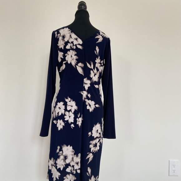 Vera Wang Blue beautiful floral dress - Picture 3 of 4